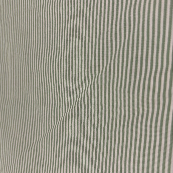 Izod Men's Long Sleeve Button Down XXL (EUC) - Picture 3 of 5